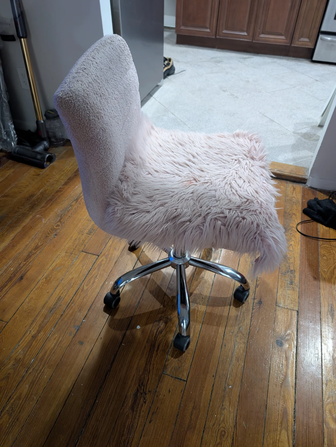 Pink Fluffy Swivel Office Chair - photo 2