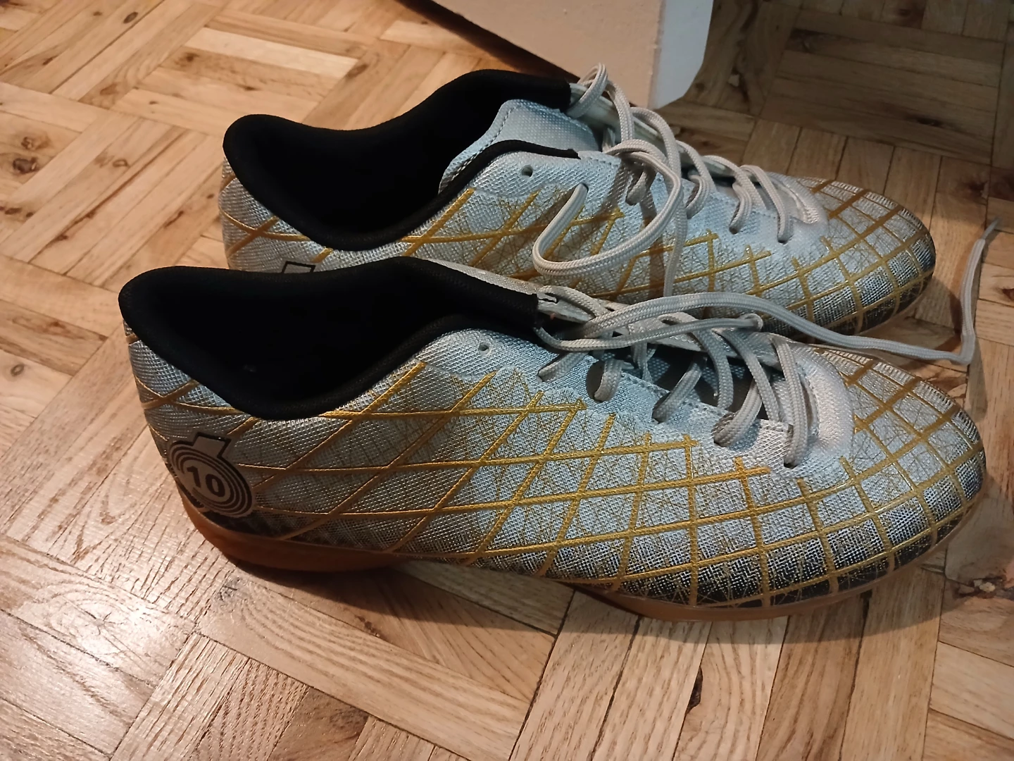 Indoor soccer cleats shoes Size 44 - photo 3