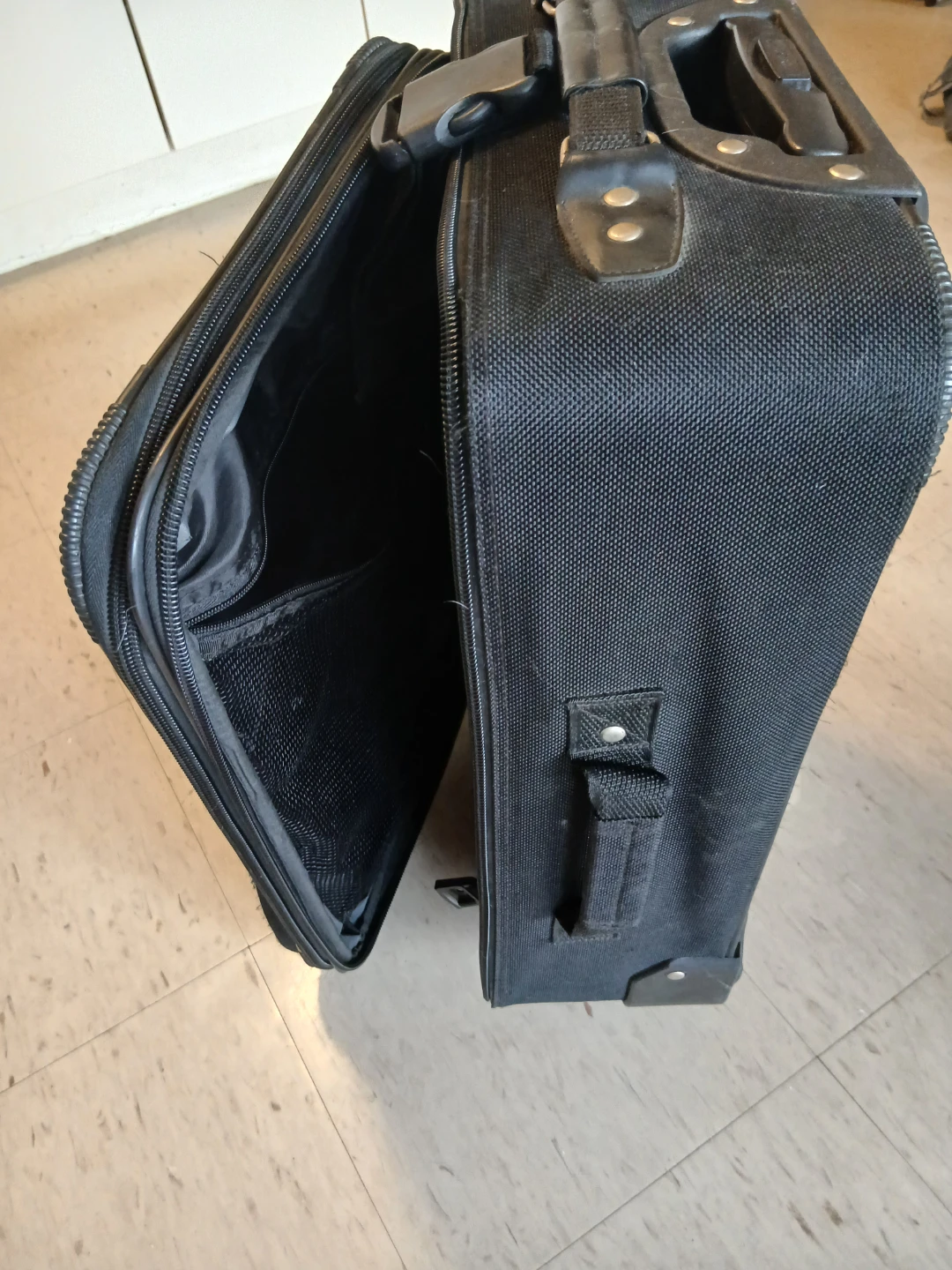 Black Rolling Suitcase with Retractable Handle - photo 5