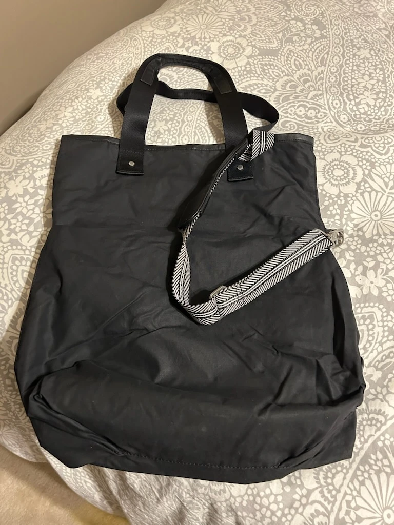 Lululemon messenger/ book bag _flip top with crossbody strap - photo 2
