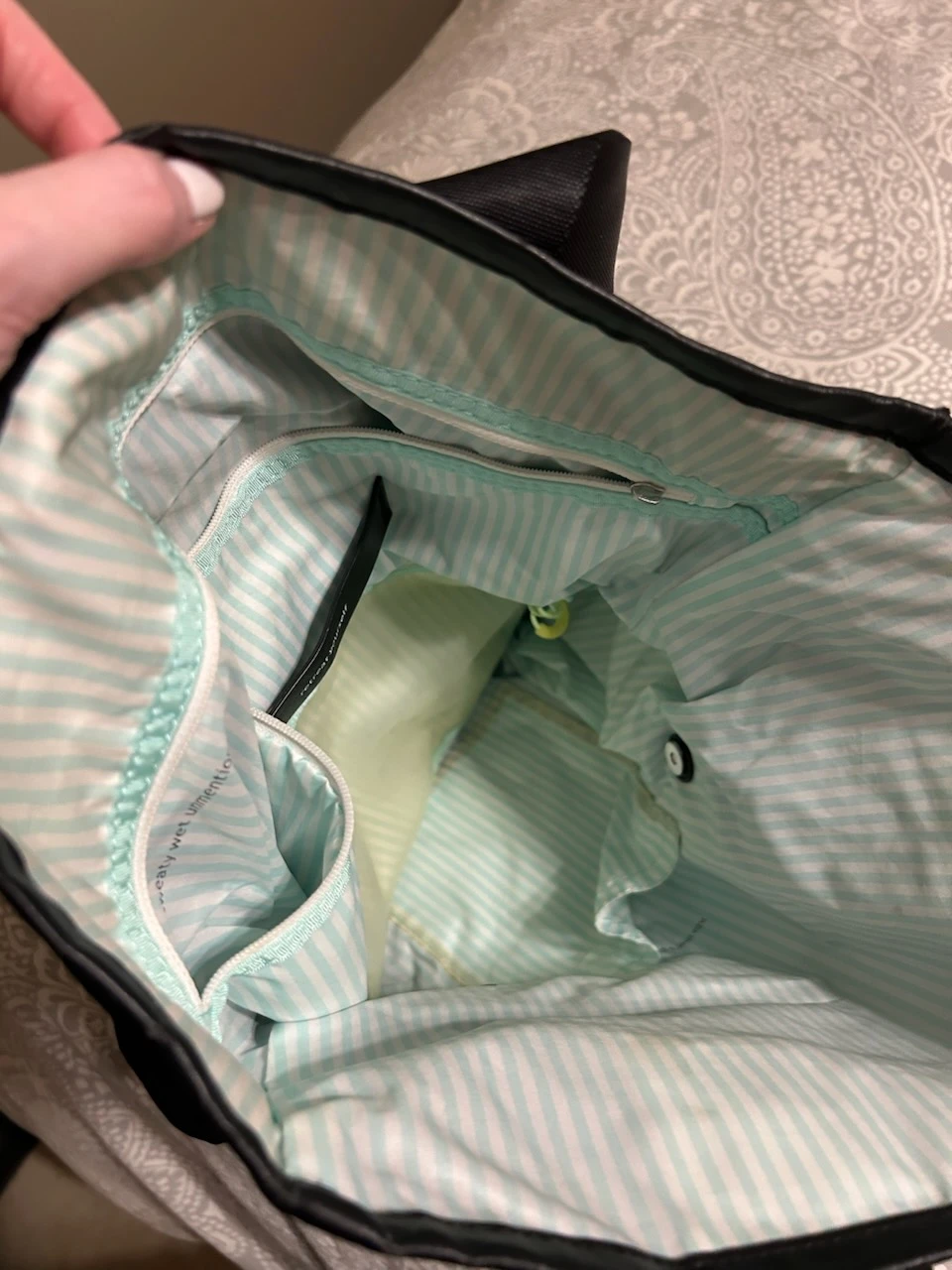Lululemon messenger/ book bag _flip top with crossbody strap - photo 3