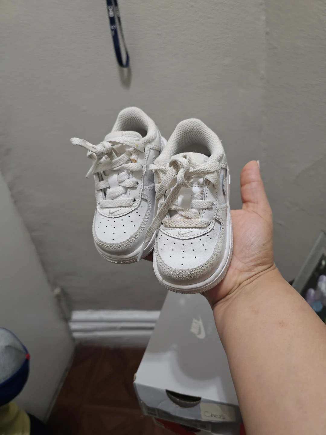Nike Force 1 LE (TD) Toddler Sneakers - White, Size 5c - photo 2