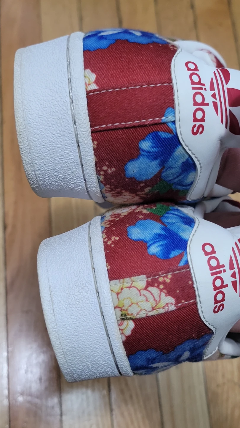 Adidas Superstar Floral Sneakers Size 9 - photo 5
