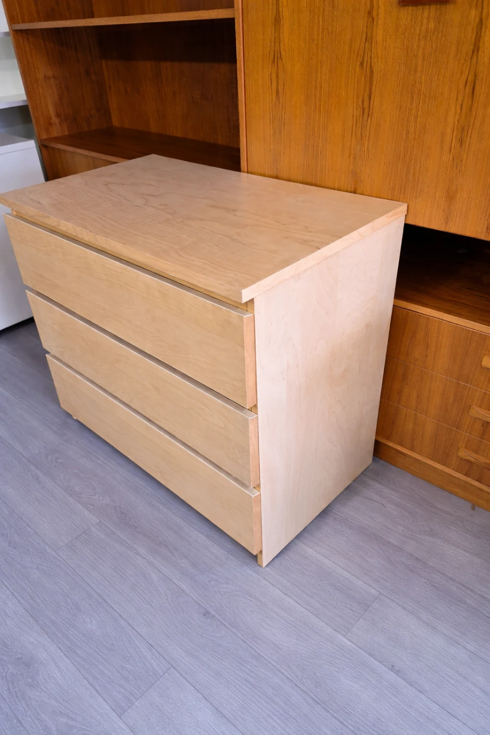 Light Wood 3-Drawer Dresser - photo 4