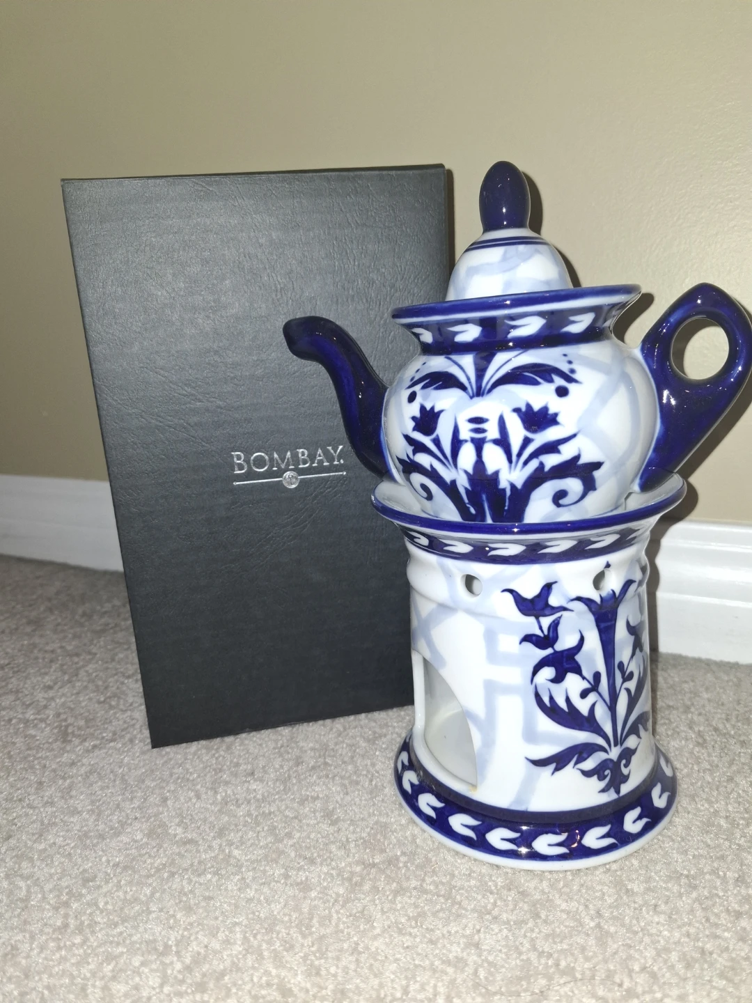 RARE BNIB Vintage Bombay Co. Blue & White Teapot with Warmer