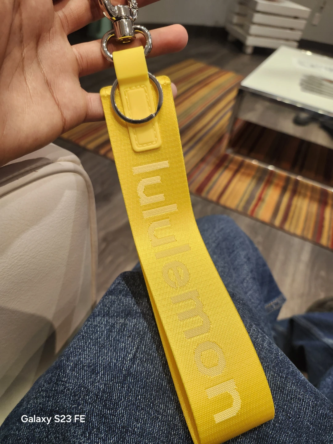 Lululemon Yellow Neverlost Keychain - photo 2