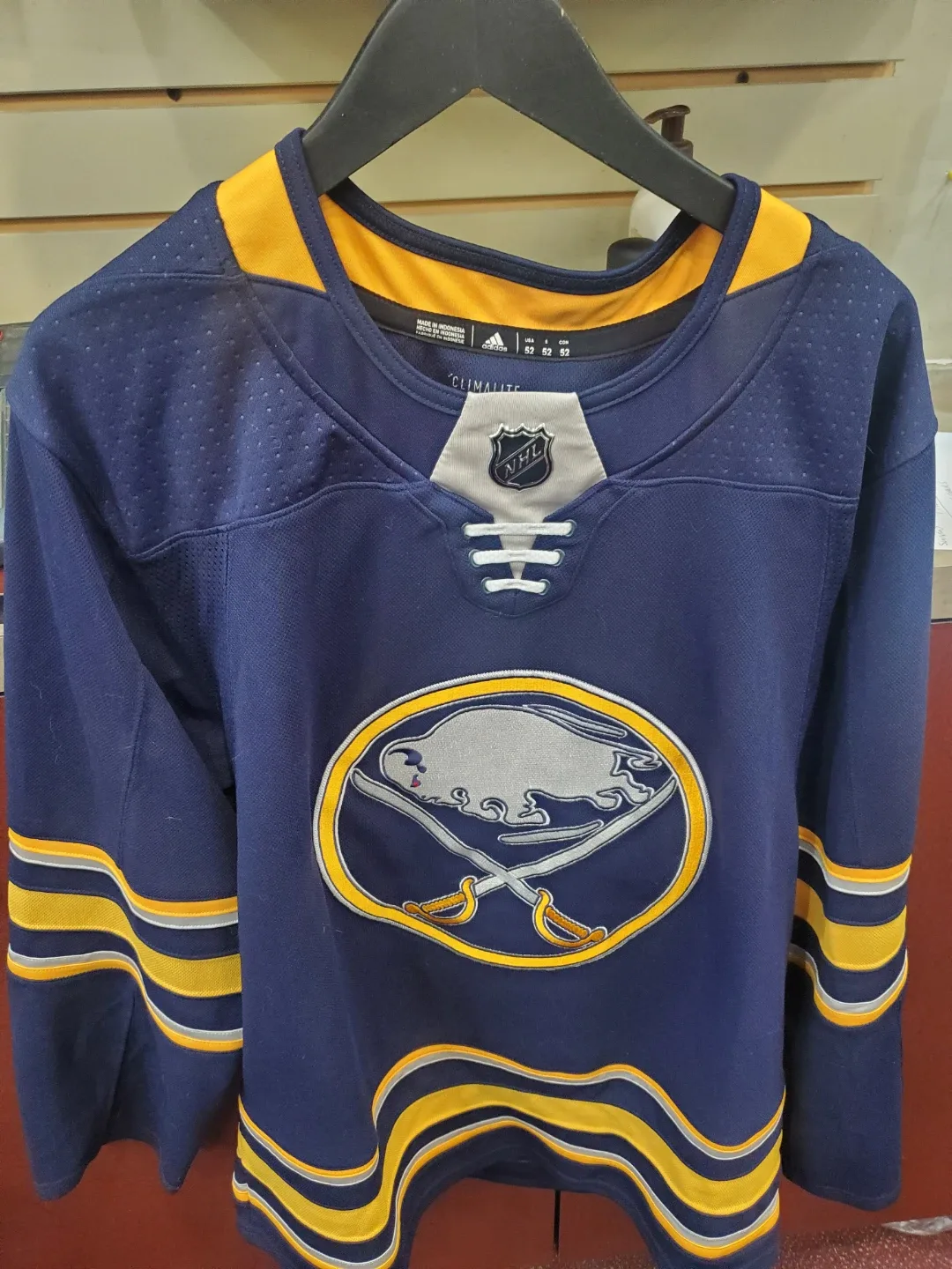 Buffalo Sabres Hockey Jersey - Size 52