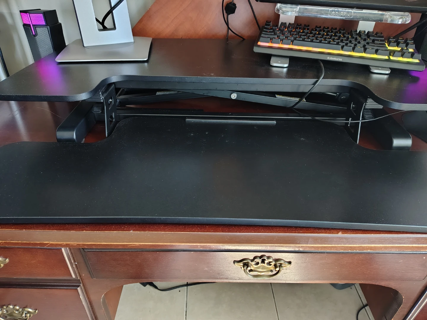 Black Standing Desk Converter 🌱
