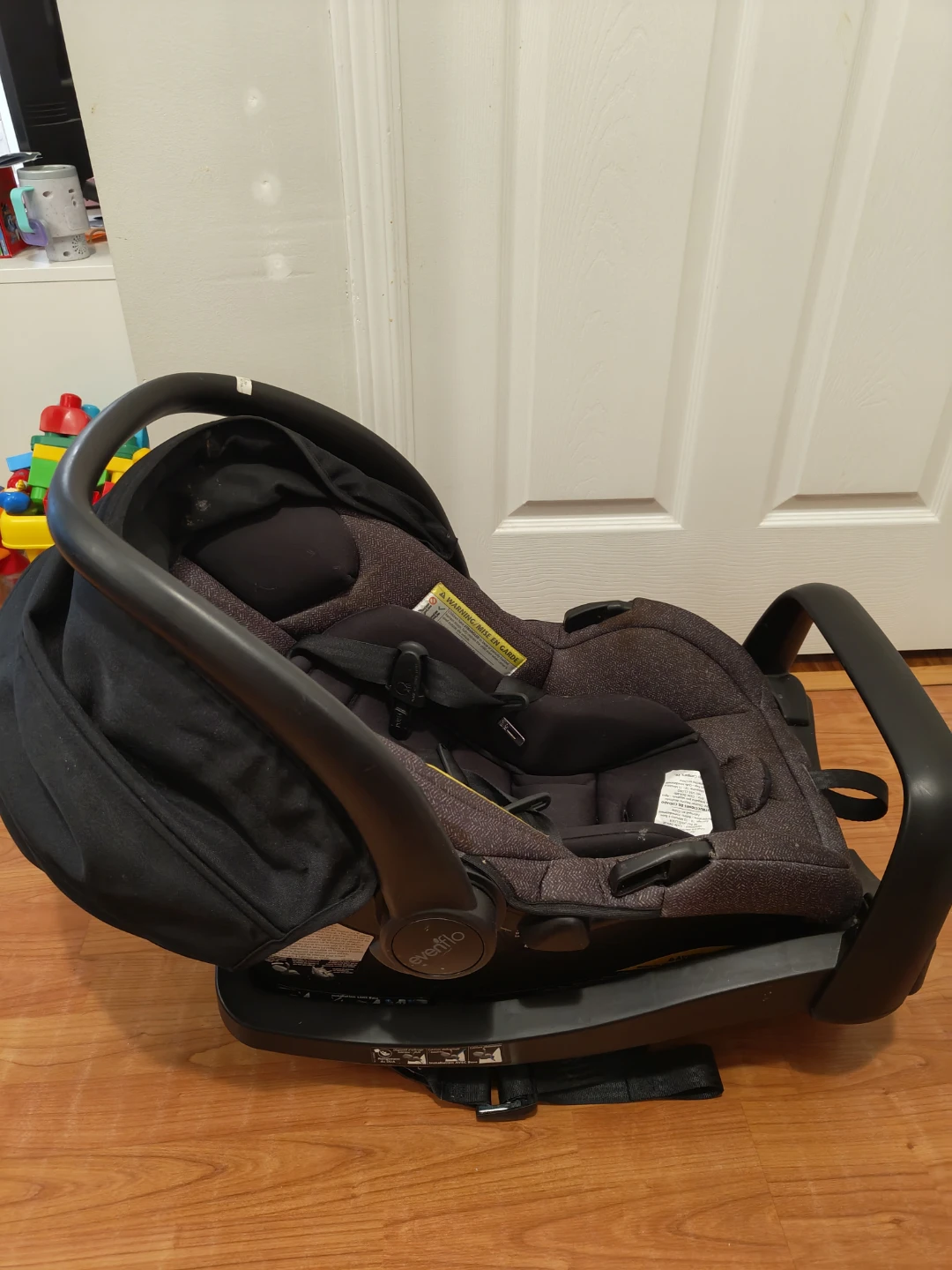 Evenflo Litemax Safemax Infant Car Seat - photo 2