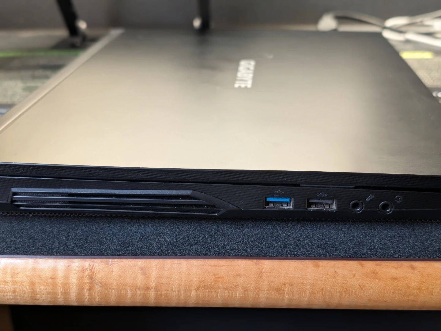 GIGABYTE Laptop - photo 3