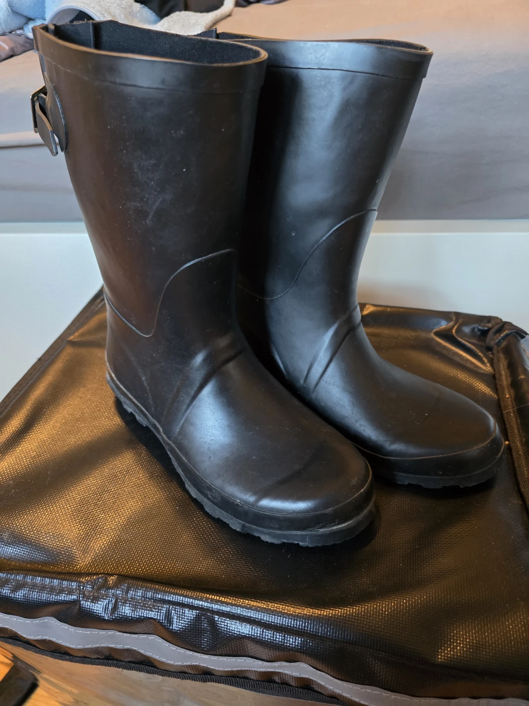 Black Rubber Rain Boots