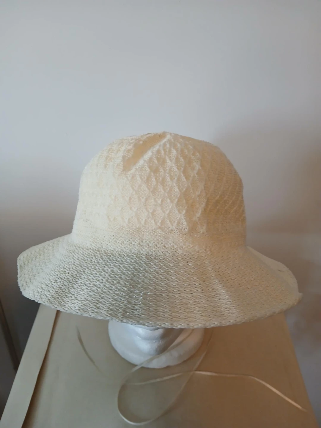 Adult Cream Knit Sun Hat with chin tie. CASH/PICK UP ONLY. - photo 2