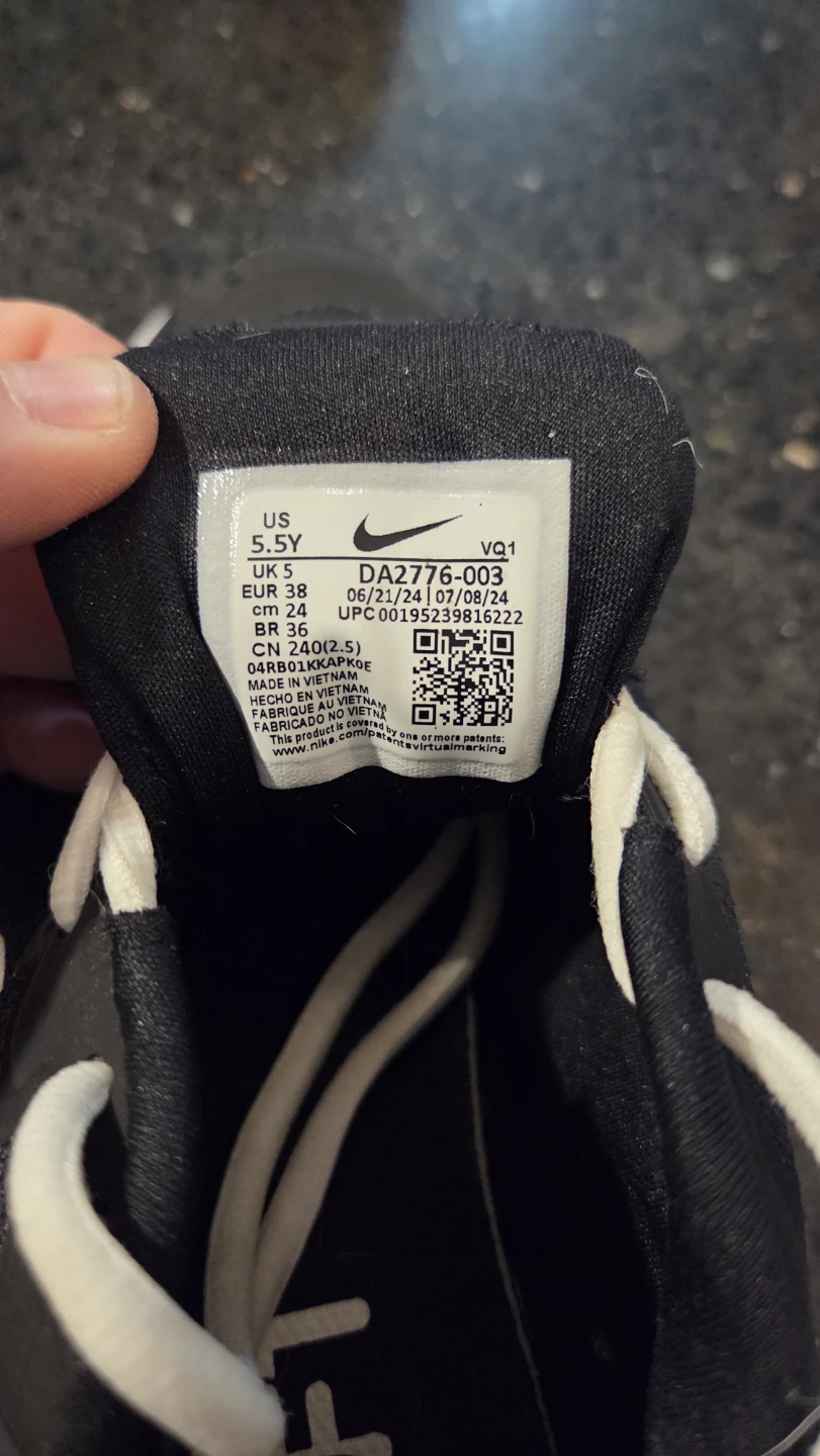 Nike Star Runner 3 Youth Shoes Black White Size 5.5Y - photo 5