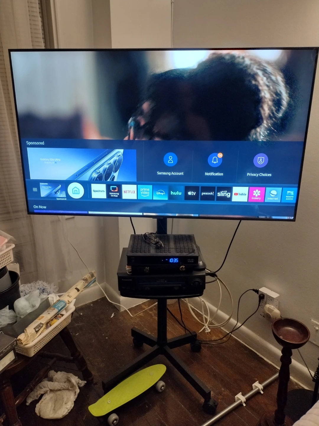 Samsung 55" QLED Smart TV - 2023 - photo 2