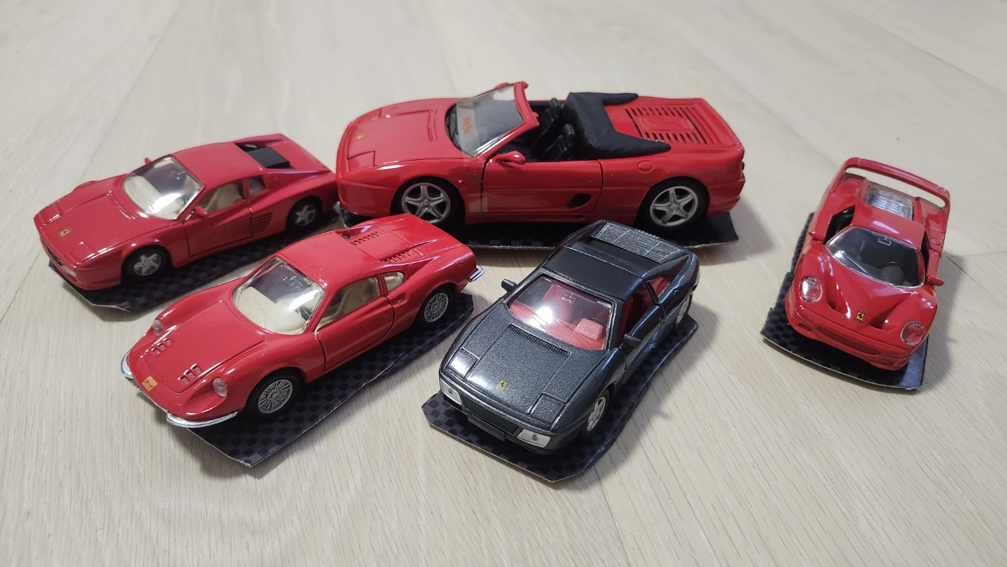 Brand new Vintage Shell Collezione Metal Cars Set