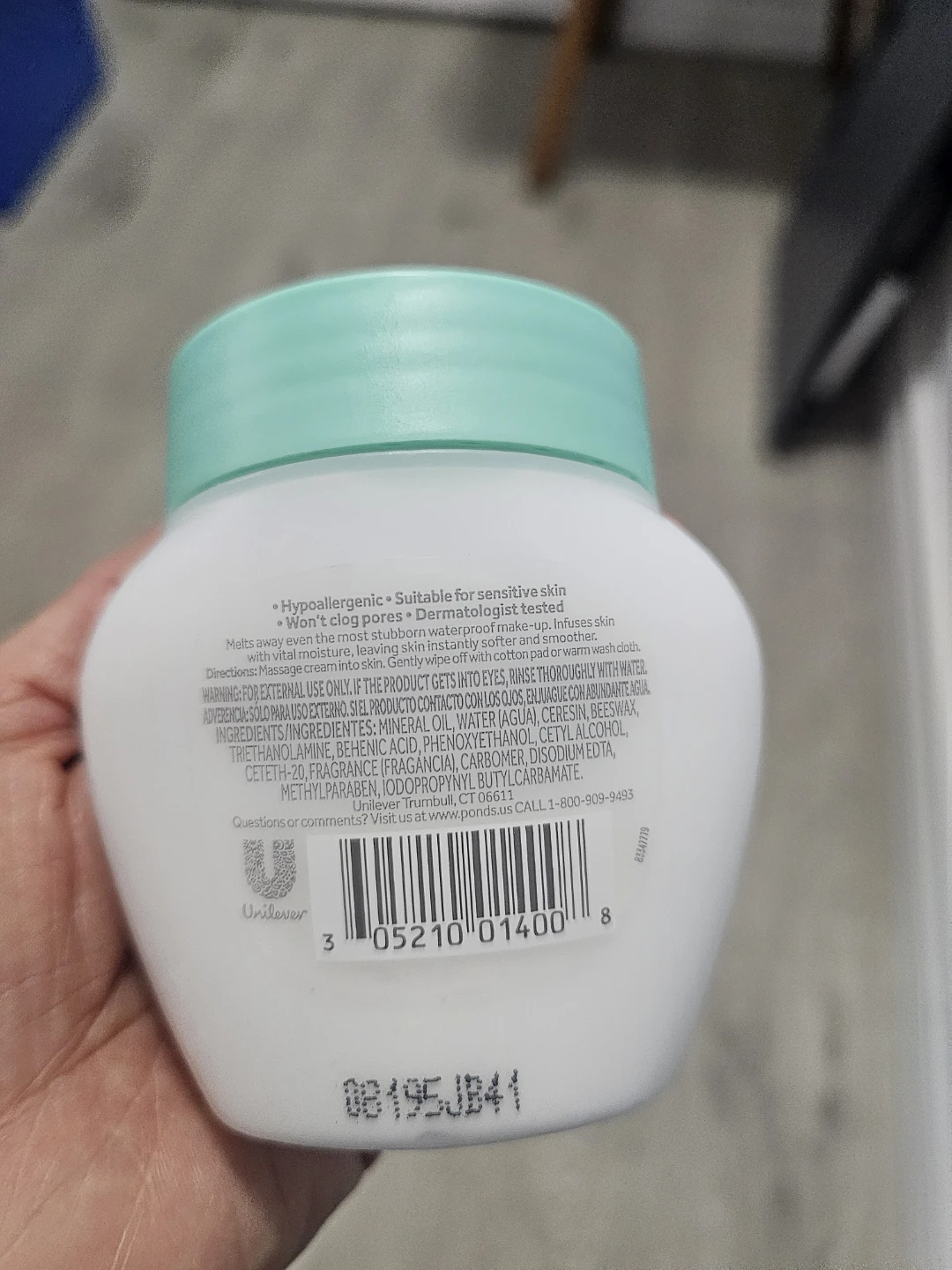 Pond's Cold Cream Make-Up Remover 6.1 oz - photo 2