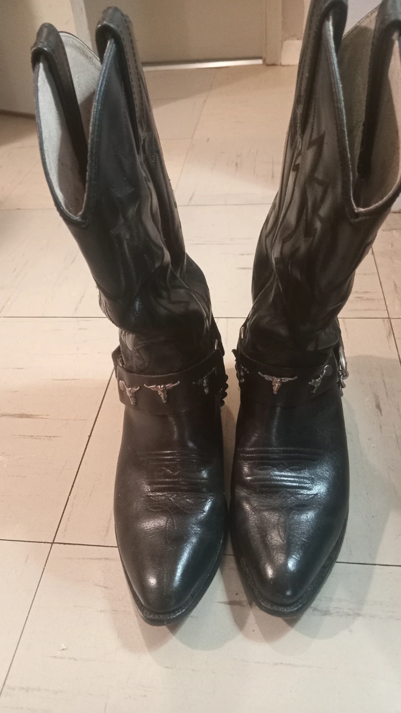 Black Leather Cowboy biker  Boots with Chain Detail