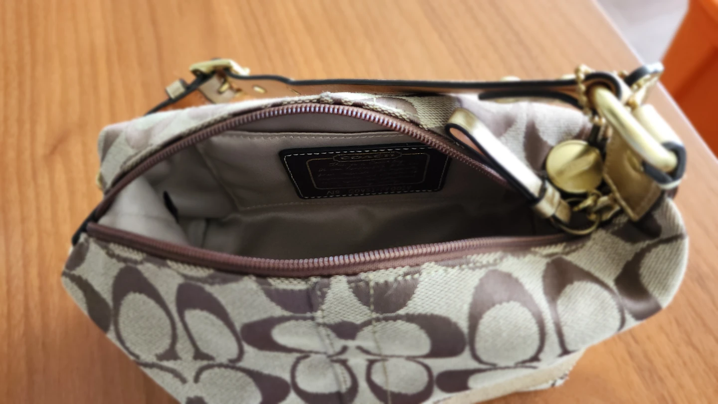 Coach Signature Canvas Hobo Bag - photo 3