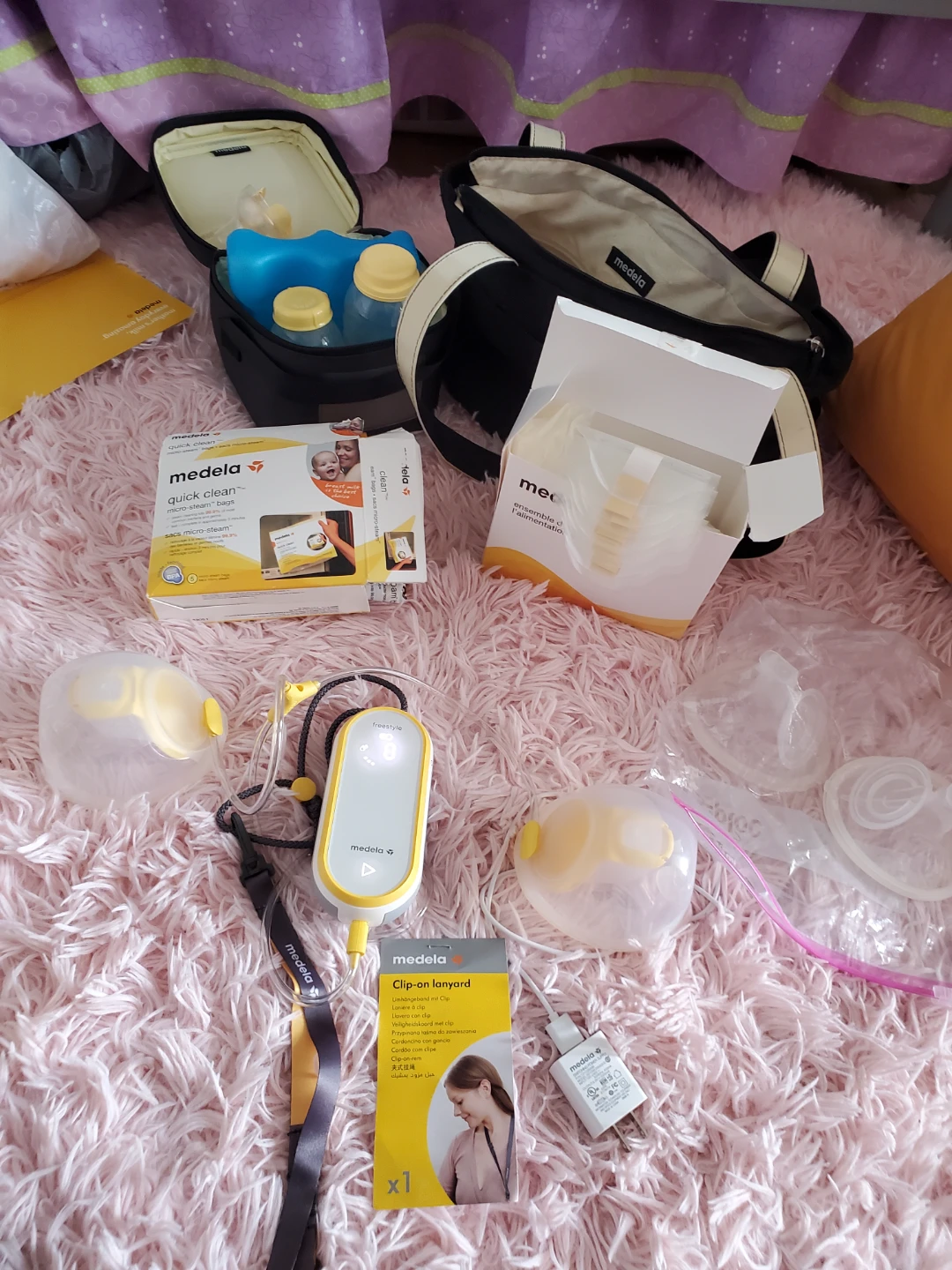 Medela Freestyle Double Electric Breast Pump Bag Set