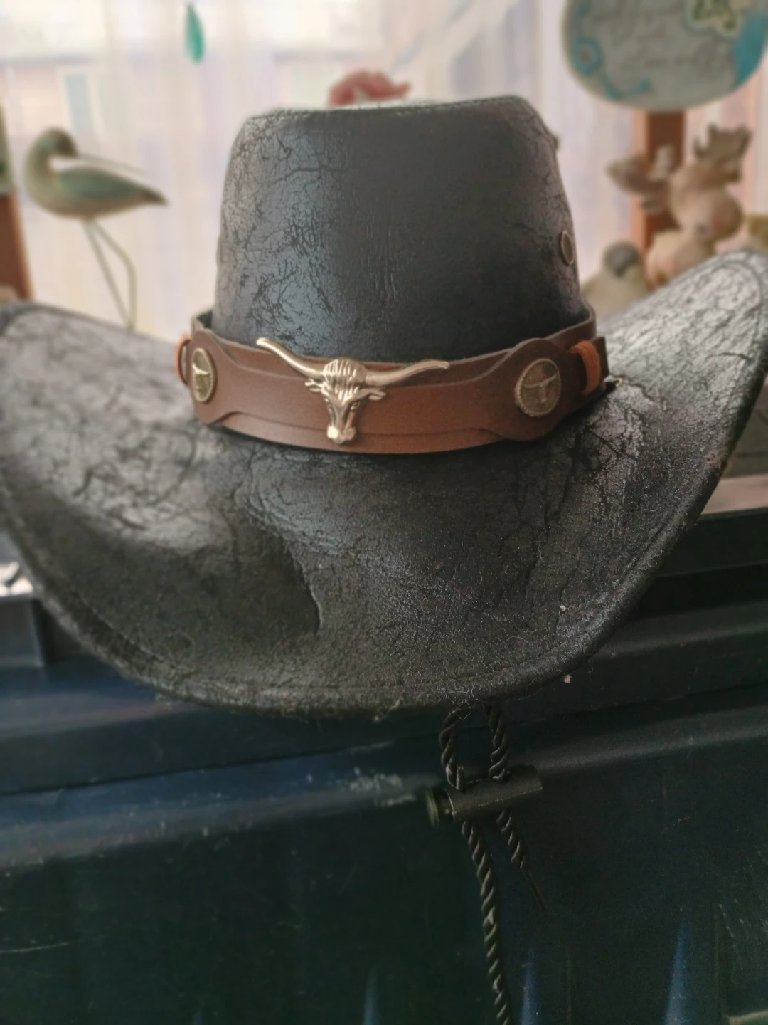 Black faux leather cowboy hat with longhorn detail - photo 2