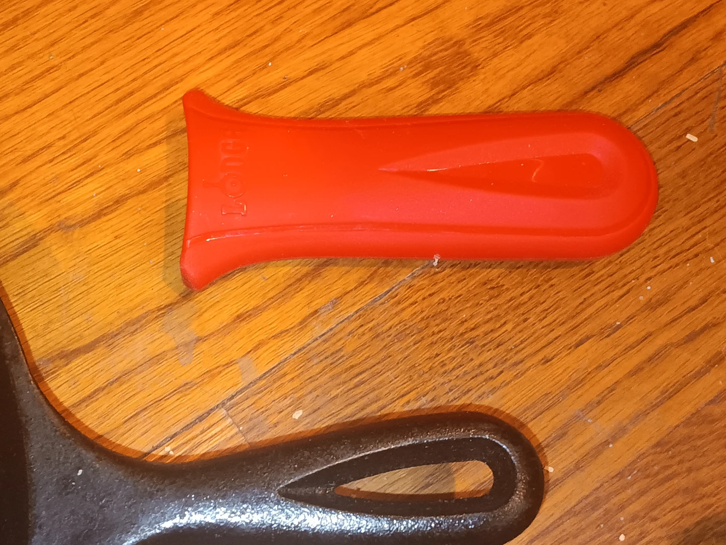 Lodge Cast Iron Skillet with Red Handle Holder - photo 3