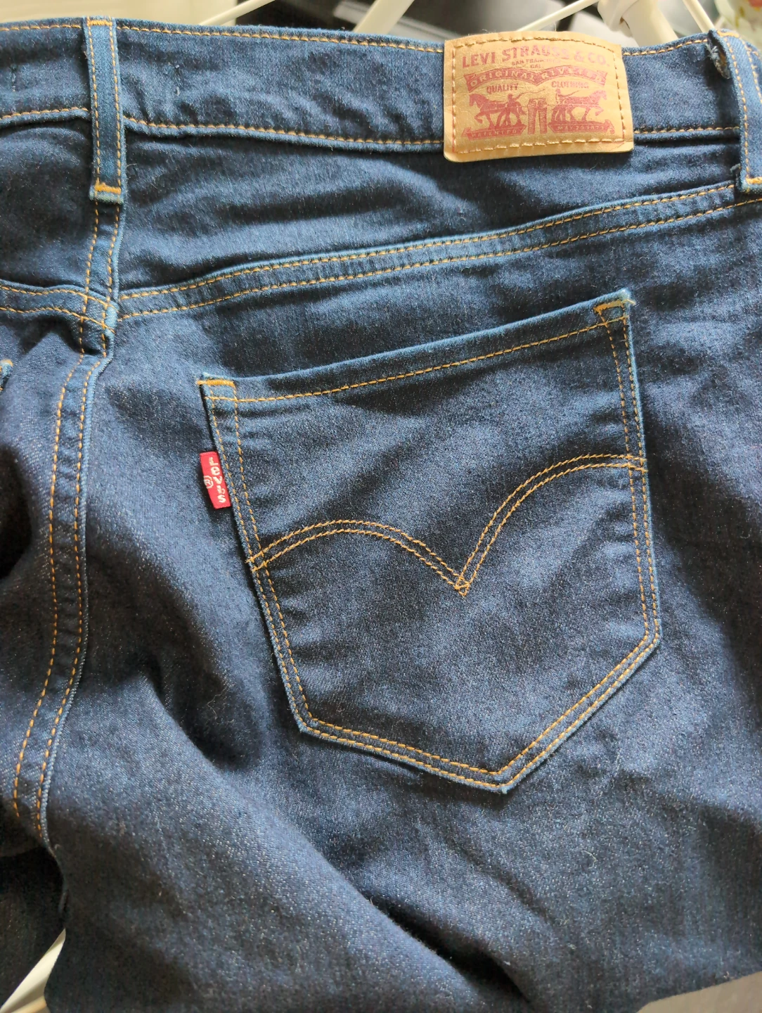 Levi's Women's 311 Jeans - Dark Wash - Size 14W - photo 2