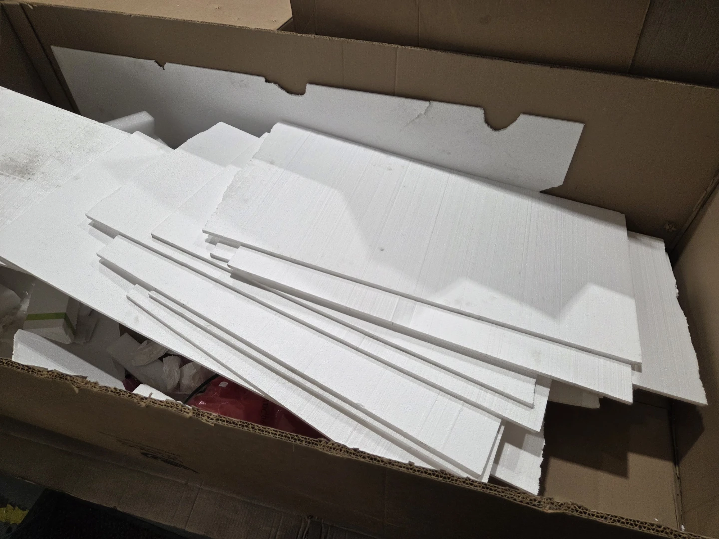 🥕 free foam. Cardboard. Odd shapes . various - photo 5