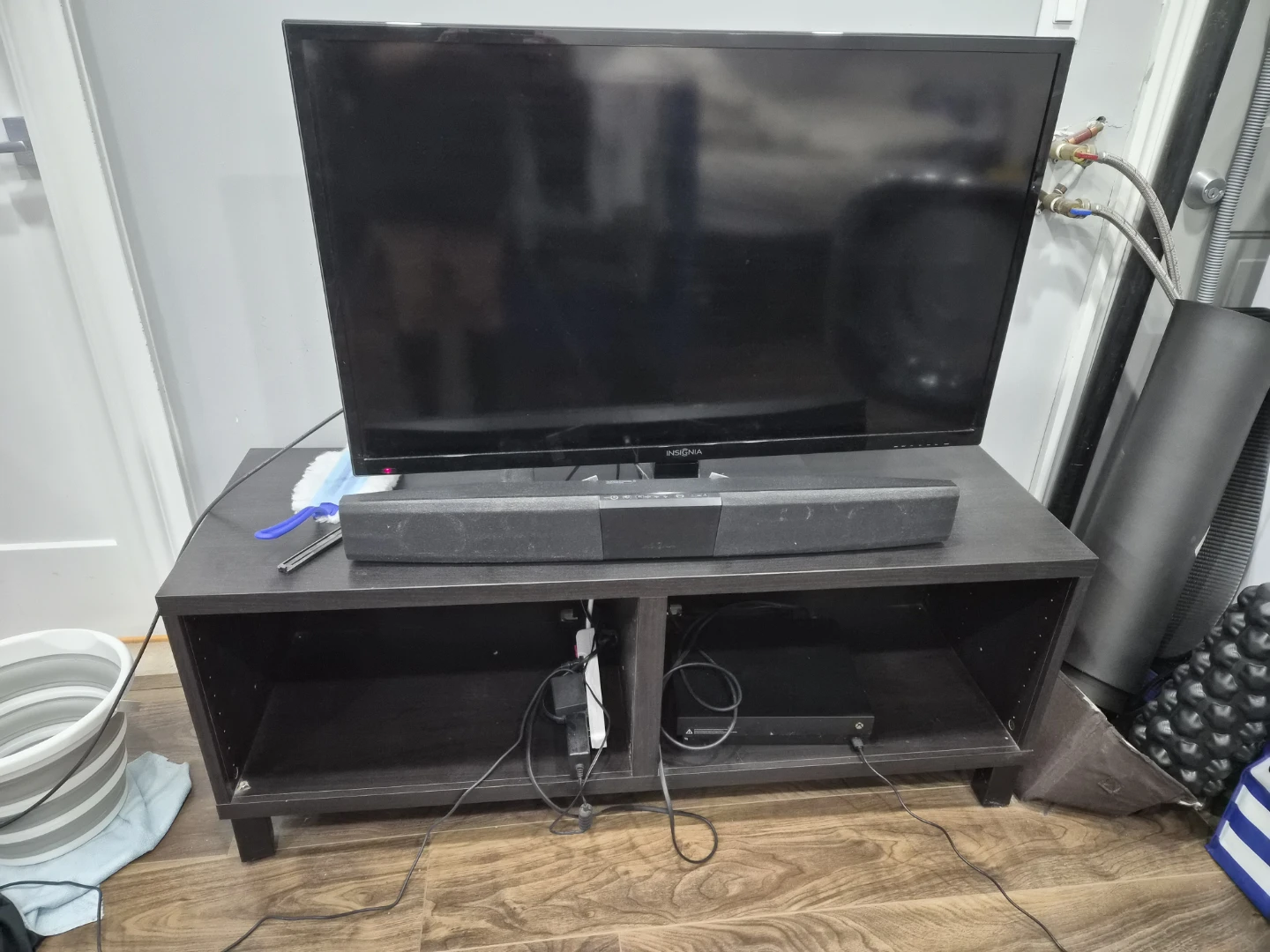 [3 items set]40" LED TV and Speaker