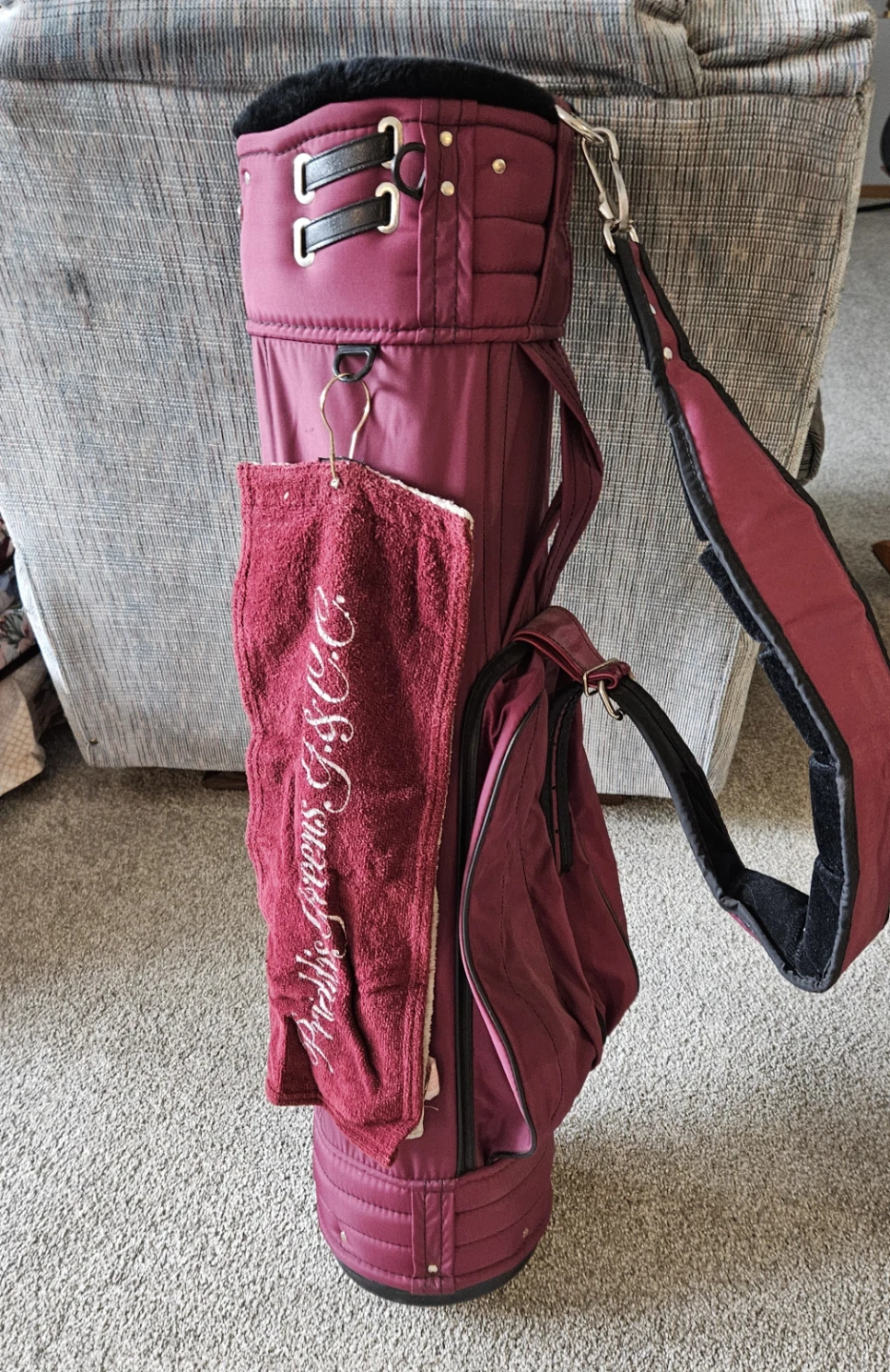 Jones Sports Co. "Puddis Greens Golf & C.C." Golf Bag - photo 3