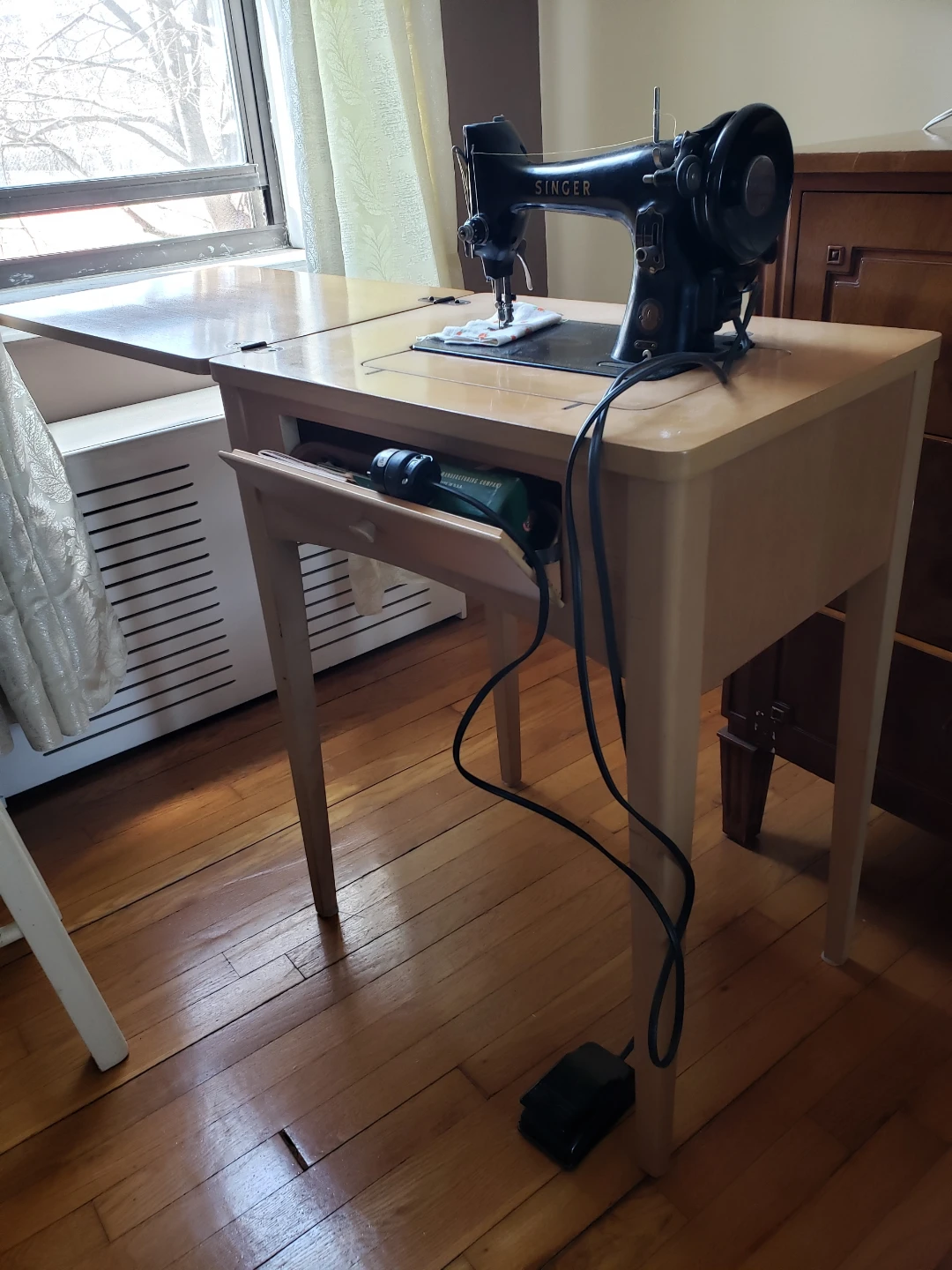 Singer Electric Sewing Machine - photo 2