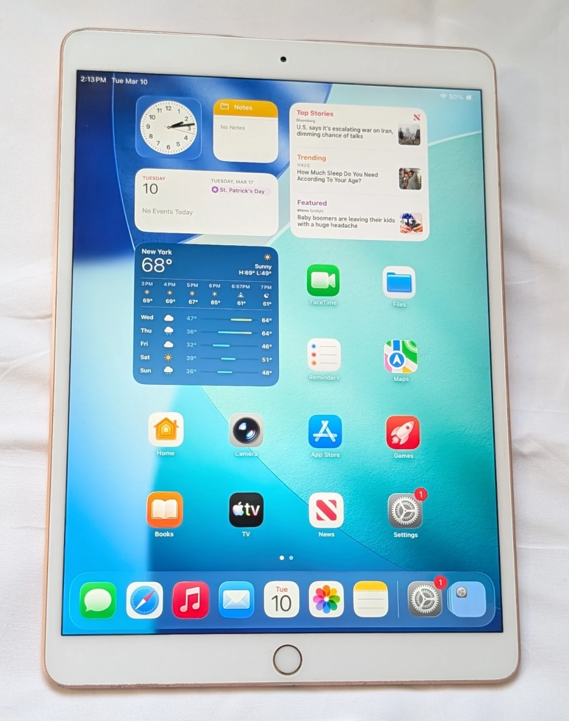 Nice APPLE iPad AIR 3 256GB WIFI 10.5 inch iOS26