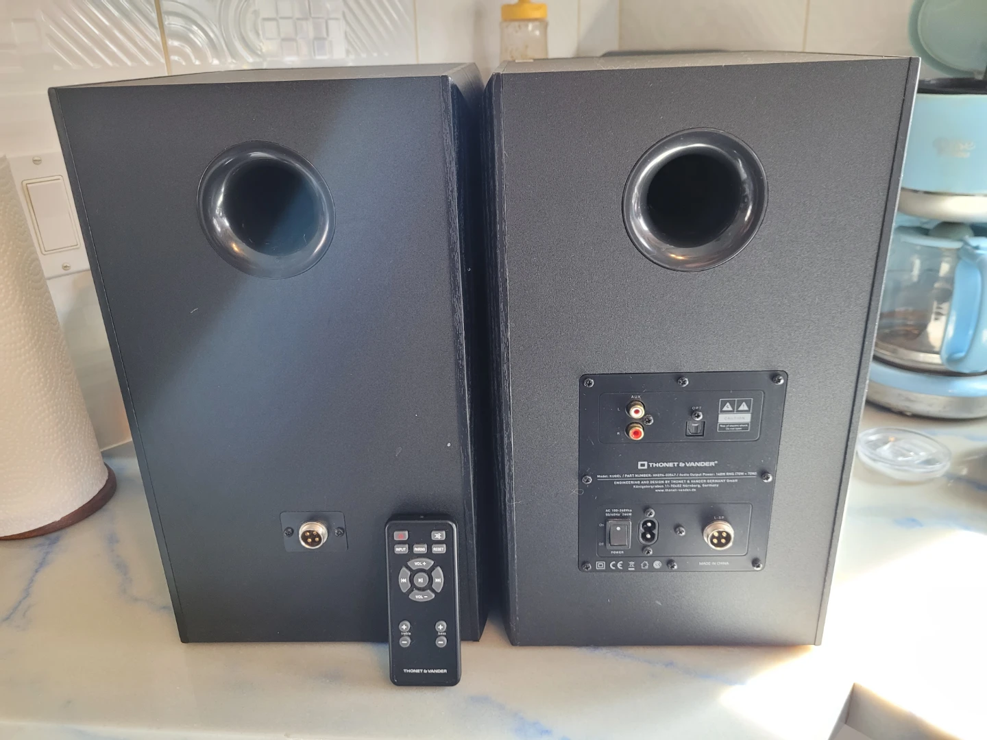 THØNET & VANDER "KUDEL" Bookshelf Speakers with Remote - photo 4