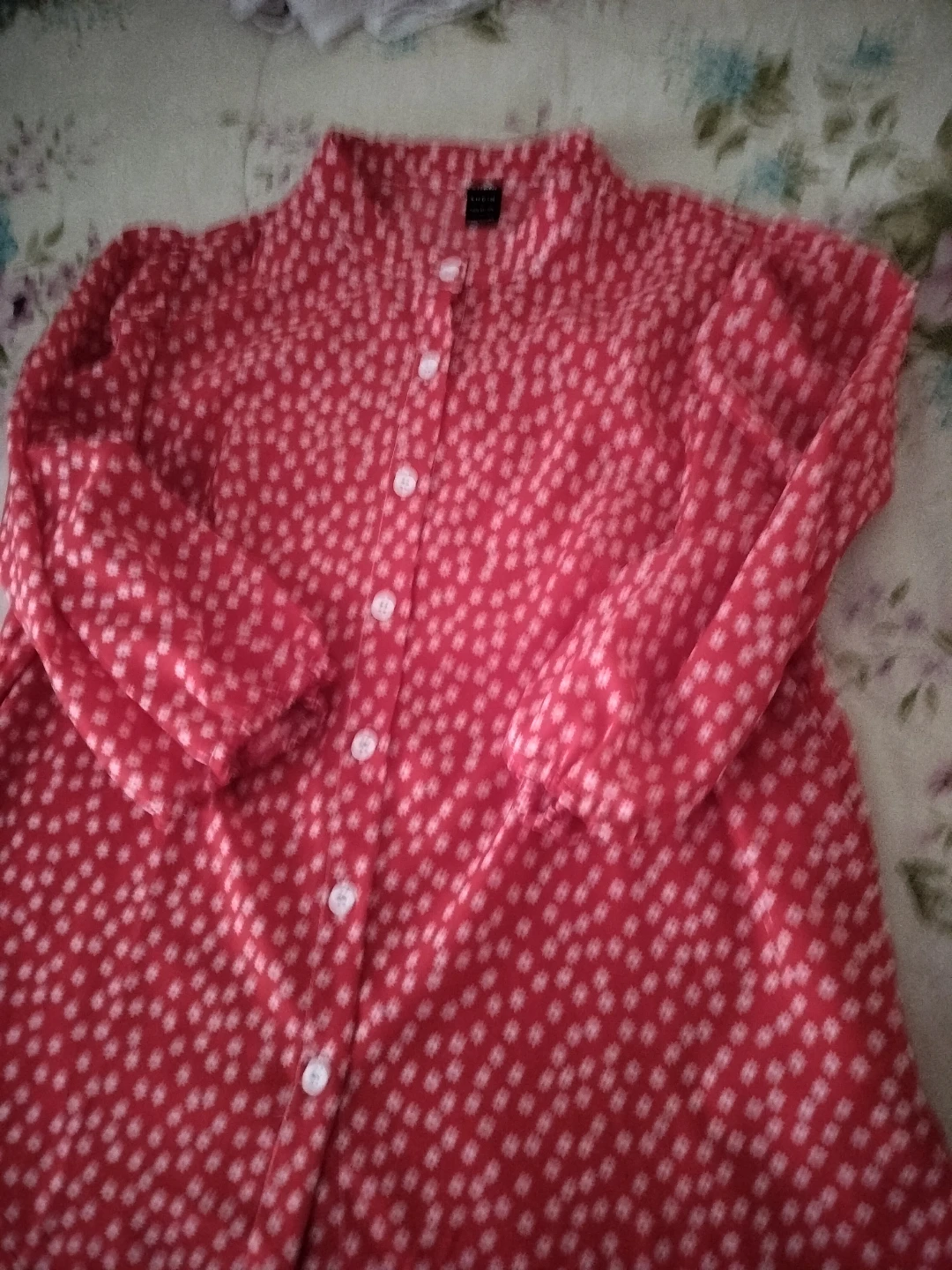 SHEIN Red Floral Button-Up Blouse - photo 2