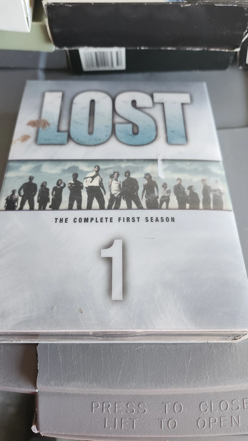 LOST The Complete First Season DVD
