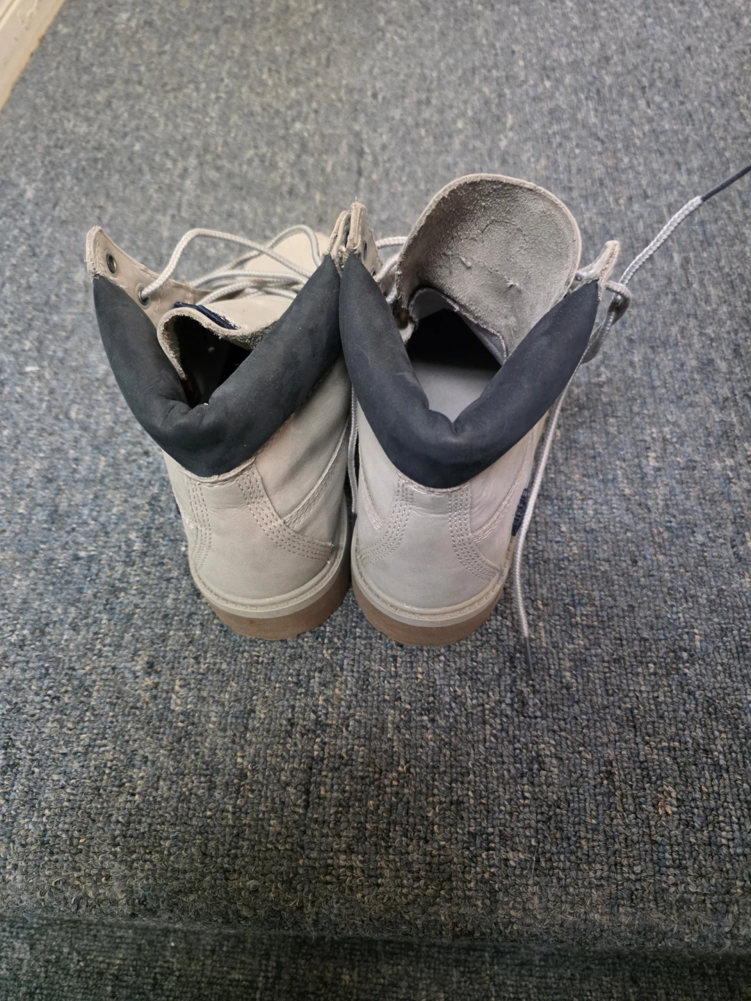 Timberland Grey Lace-Up Boots - Youth Size 4 - photo 2