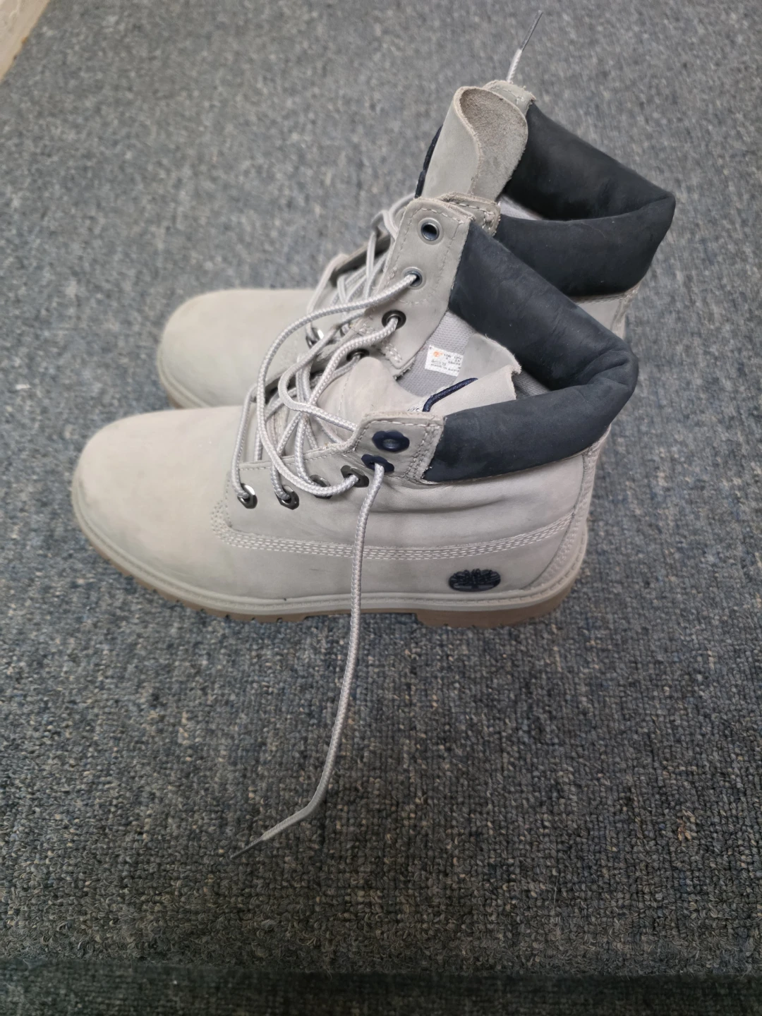 Timberland Grey Lace-Up Boots - Youth Size 4 - photo 3