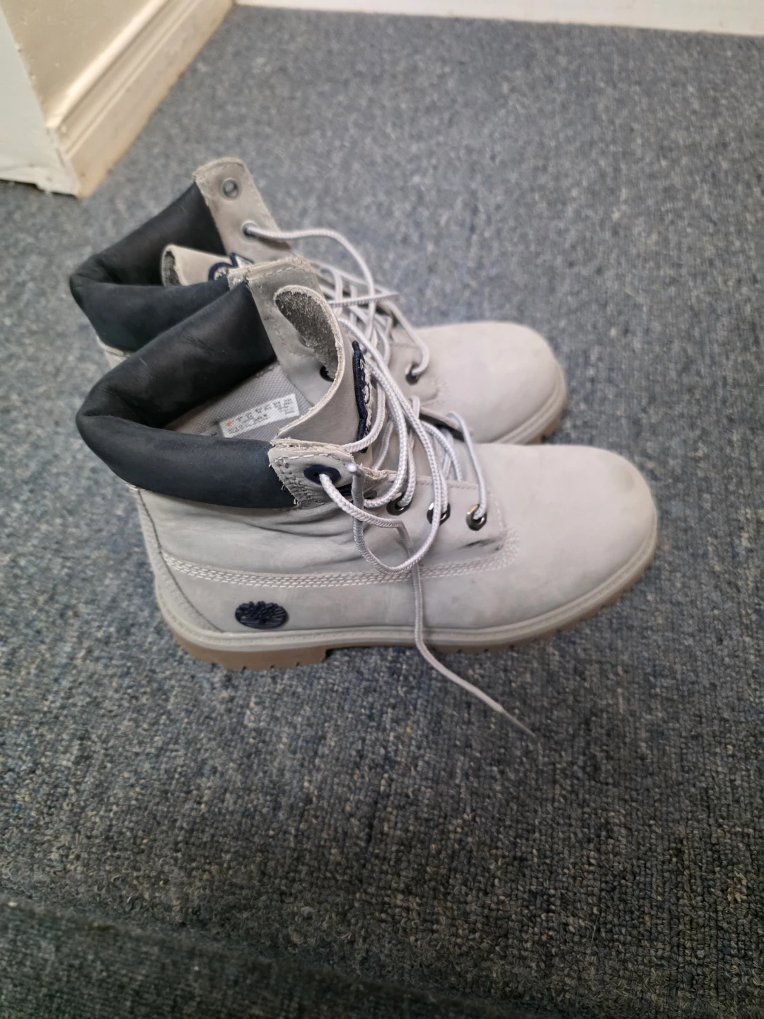 Timberland Grey Lace-Up Boots - Youth Size 4 - photo 4