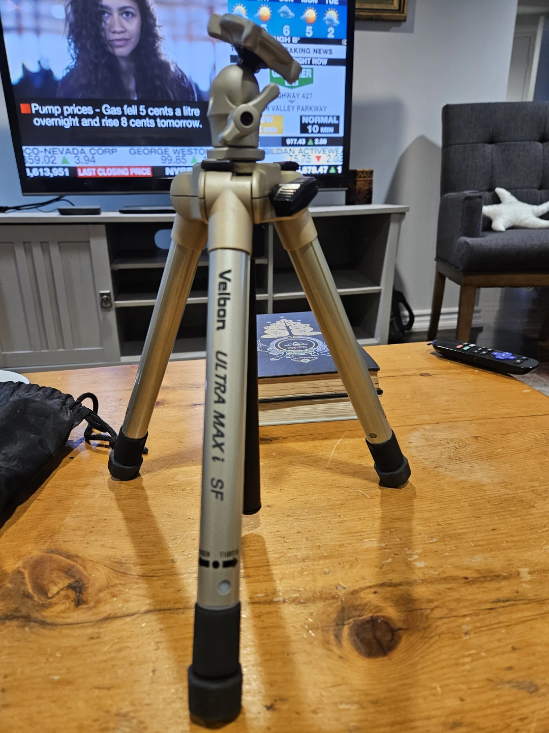 LIKE NEW! Velbon ULTRA MAX SF travel Tripod with Bag