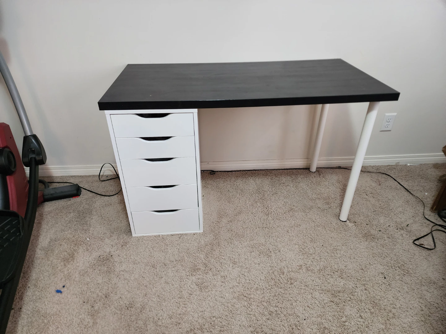 Black Top Desk with White Drawer Unit and Legs
