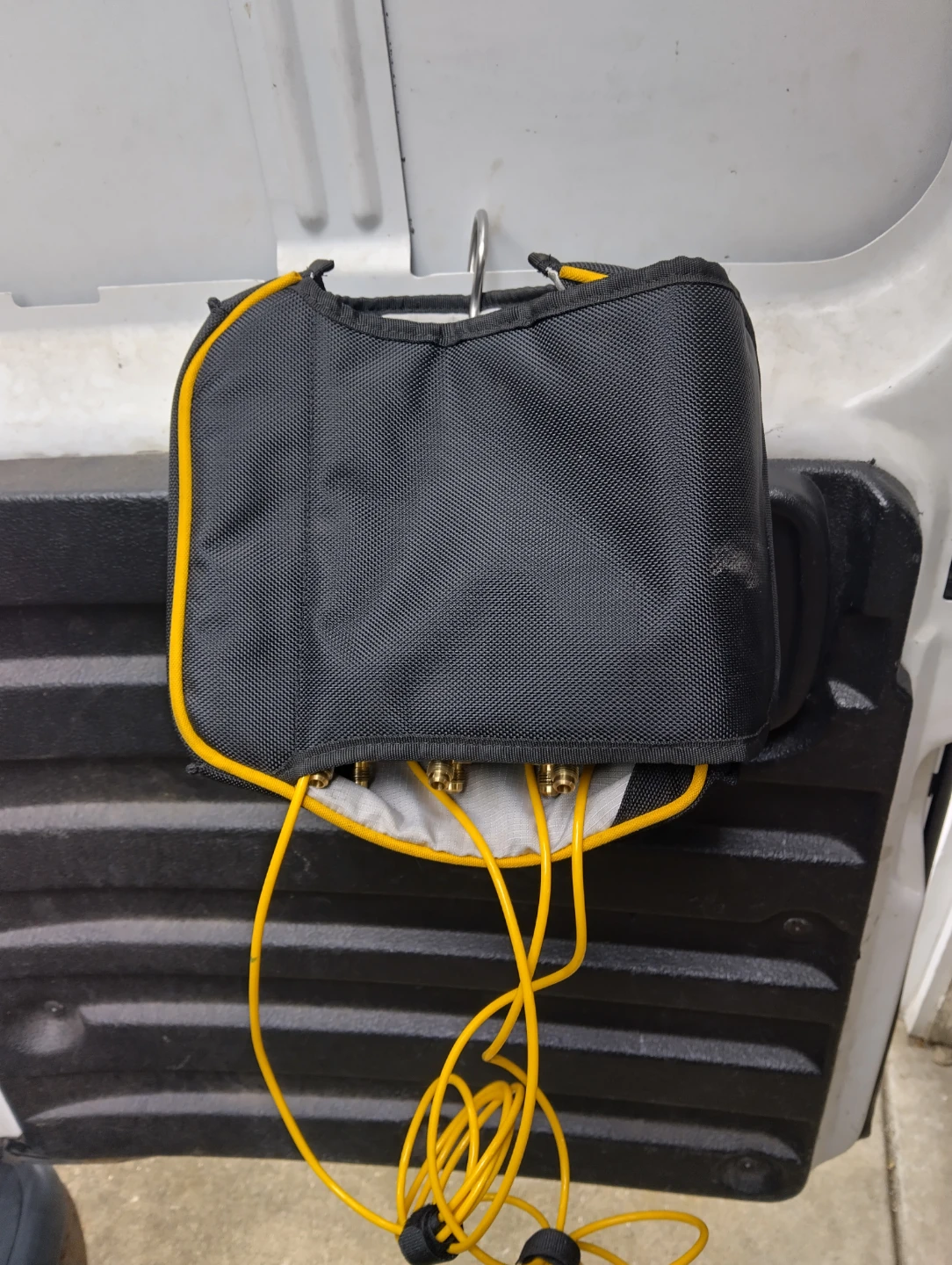 Fieldpiece manifold gauge - photo 4