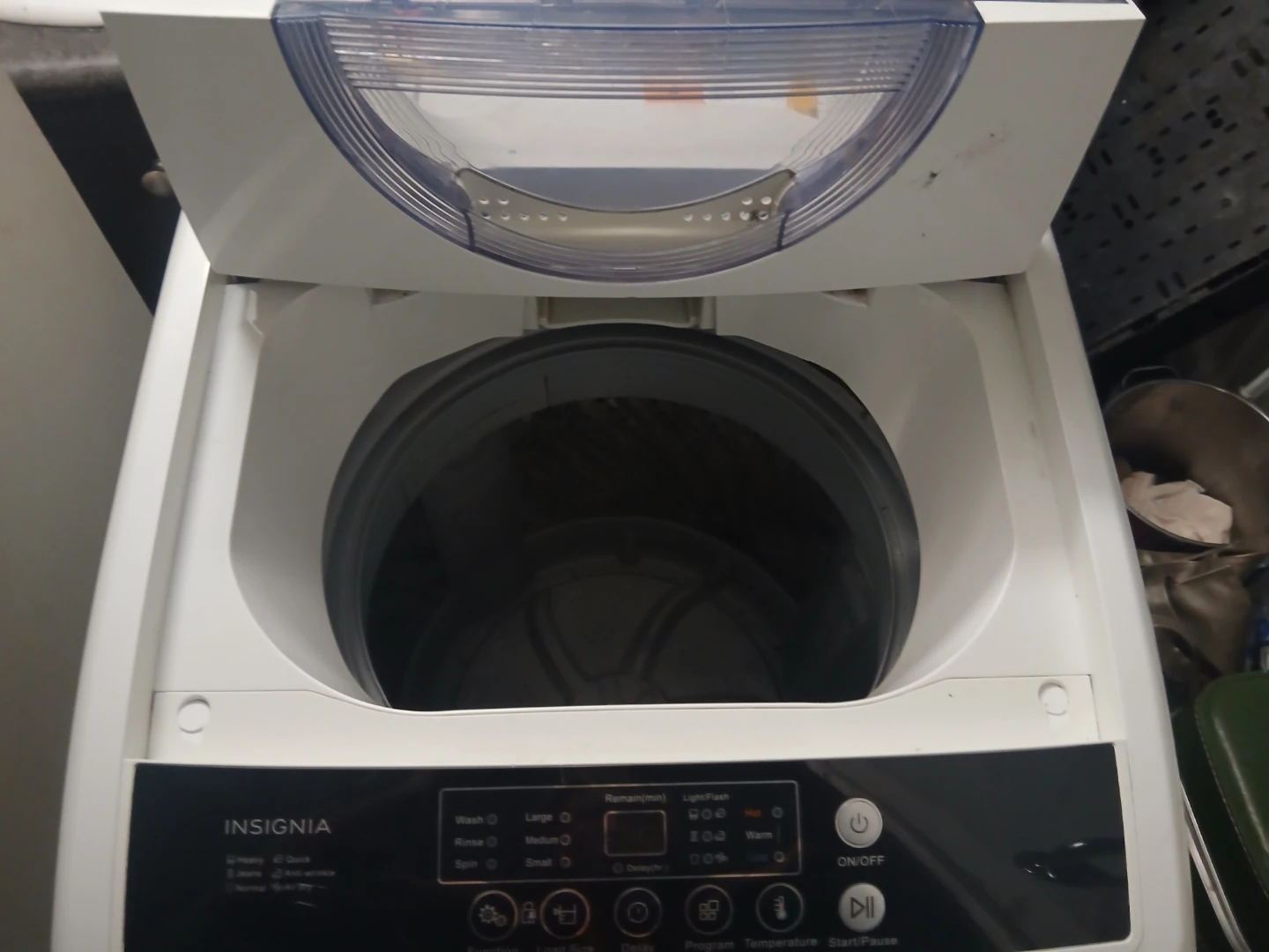 Insignia Washing Machine apt size - photo 2