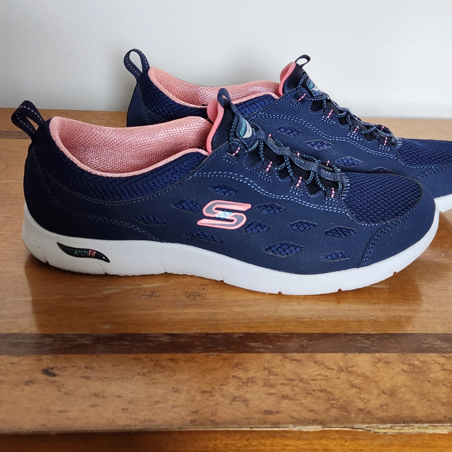 Skechers Women's Navy Blue Arch Fit Air-Cooled Sneakers Size 8 - photo 4