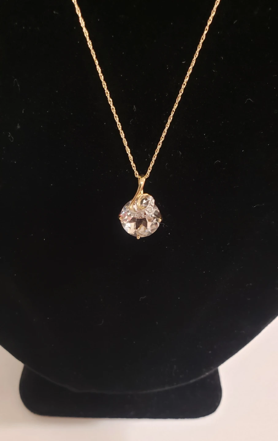 Like new Womens Beautiful 10K Real Gold Necklace With Crystal - photo 2