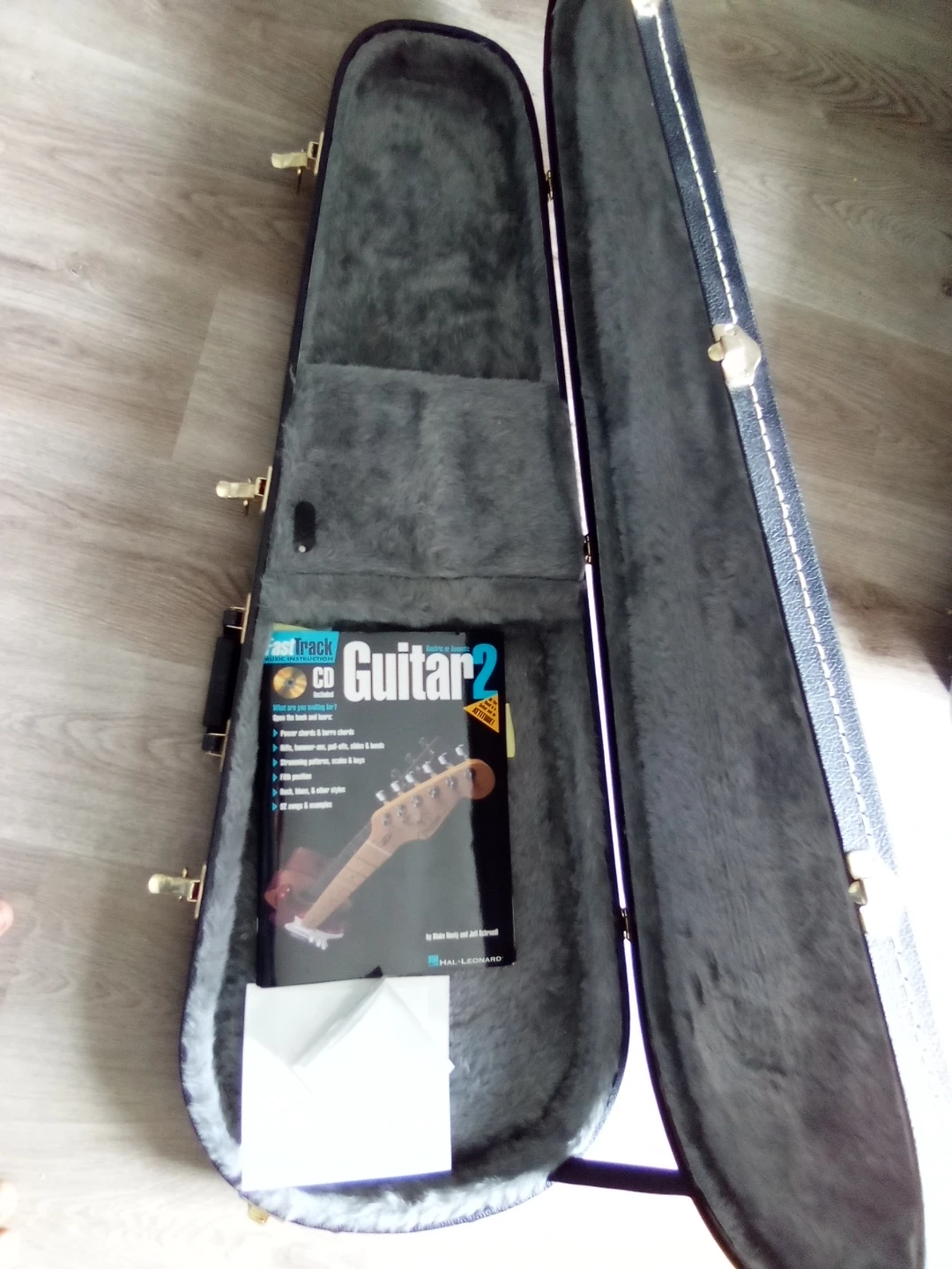 Guitar Case with Instructional Book and CD - photo 2
