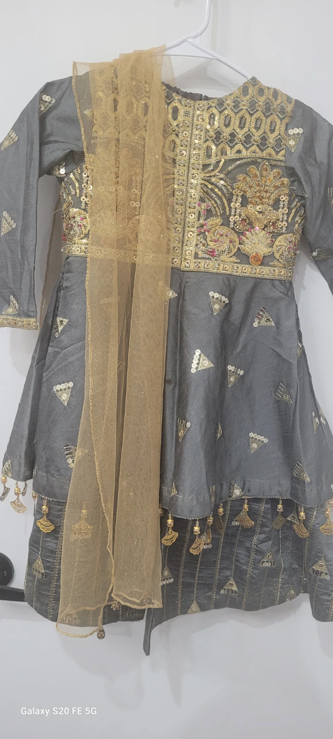 Girls Grey Embellished Kameez with Dupatta