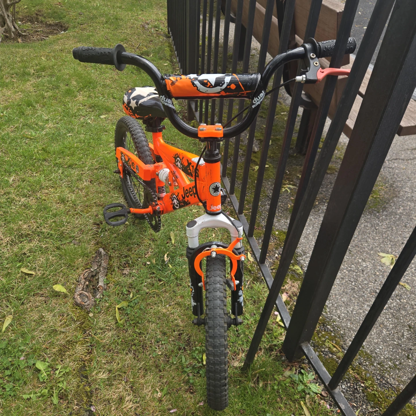 Jeep X16 Kids Bicycle w/ training wheels - photo 3