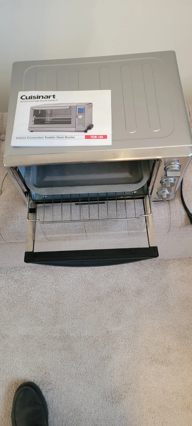 Cuisinart Deluxe Convection Toaster Oven Broiler TOB-135