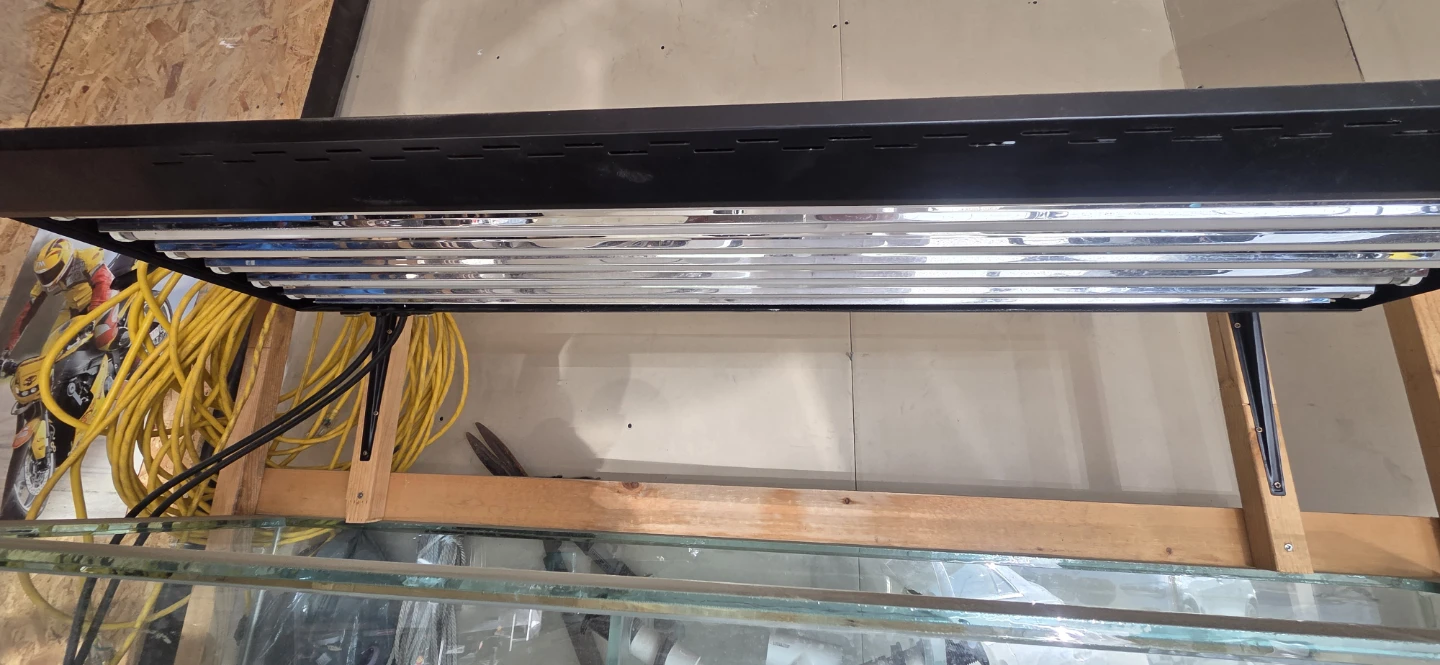 Large Aquarium with Cabinet and Light - photo 2
