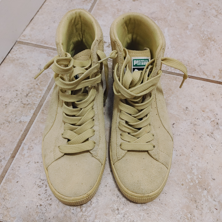 Women's Puma Suede  Sneakers size 8.5 - photo 2