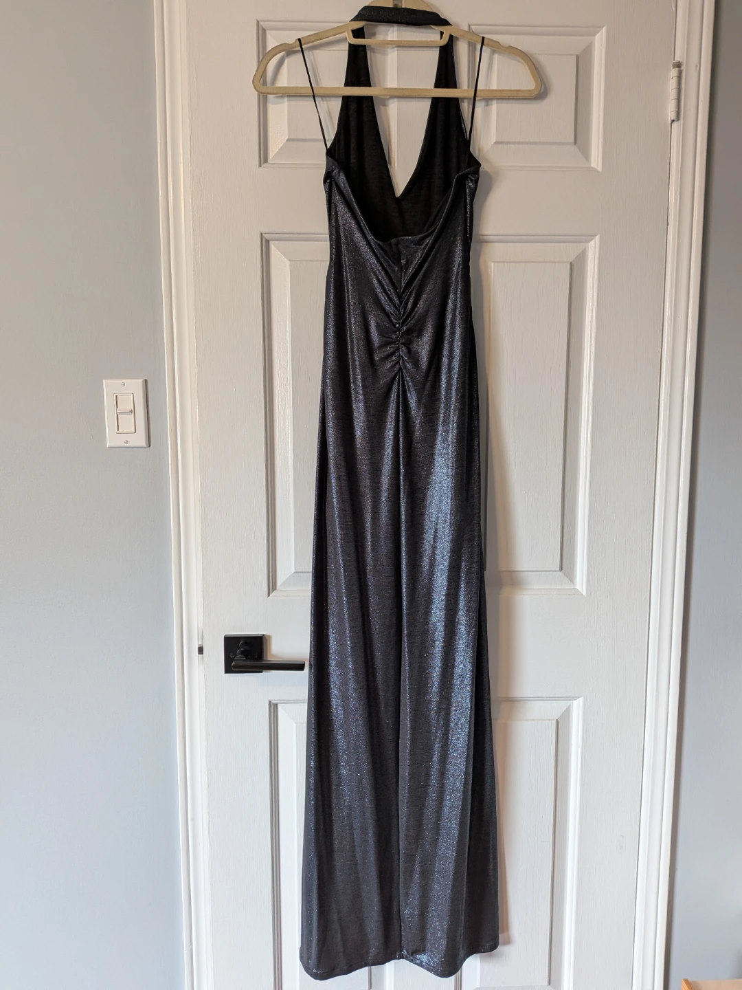 BNWT Guess halter hi-slit maxi dress - photo 2